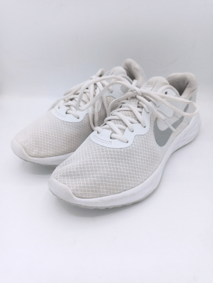 Nike ( Revolution 5 )